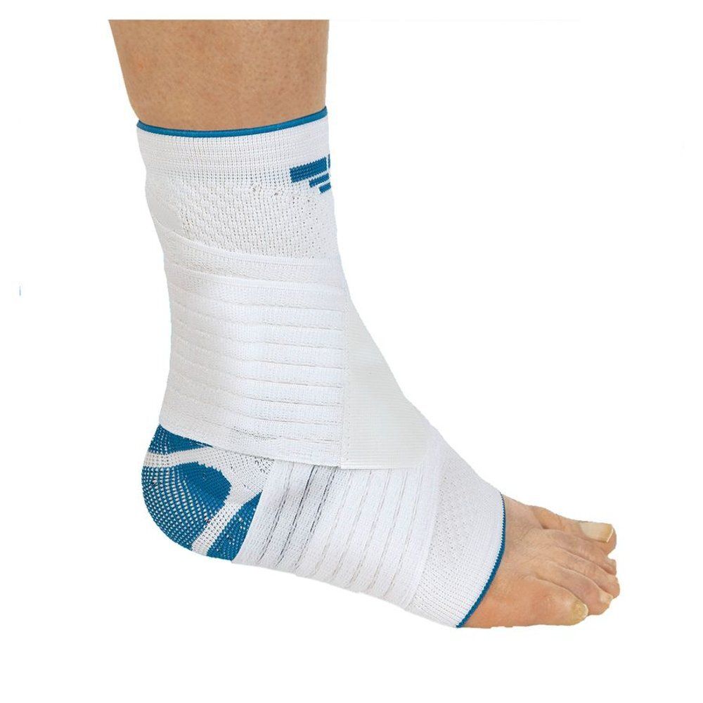 Witte enkelbrace met blauwe accenten. Klittenband en siliconen. Orthopedisch hulpmiddel.