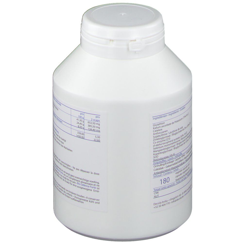 Witte fles met schroefdop. Achterkant met tekst en tabellen. Bevat informatie over ingrediënten en hoeveelheid.
