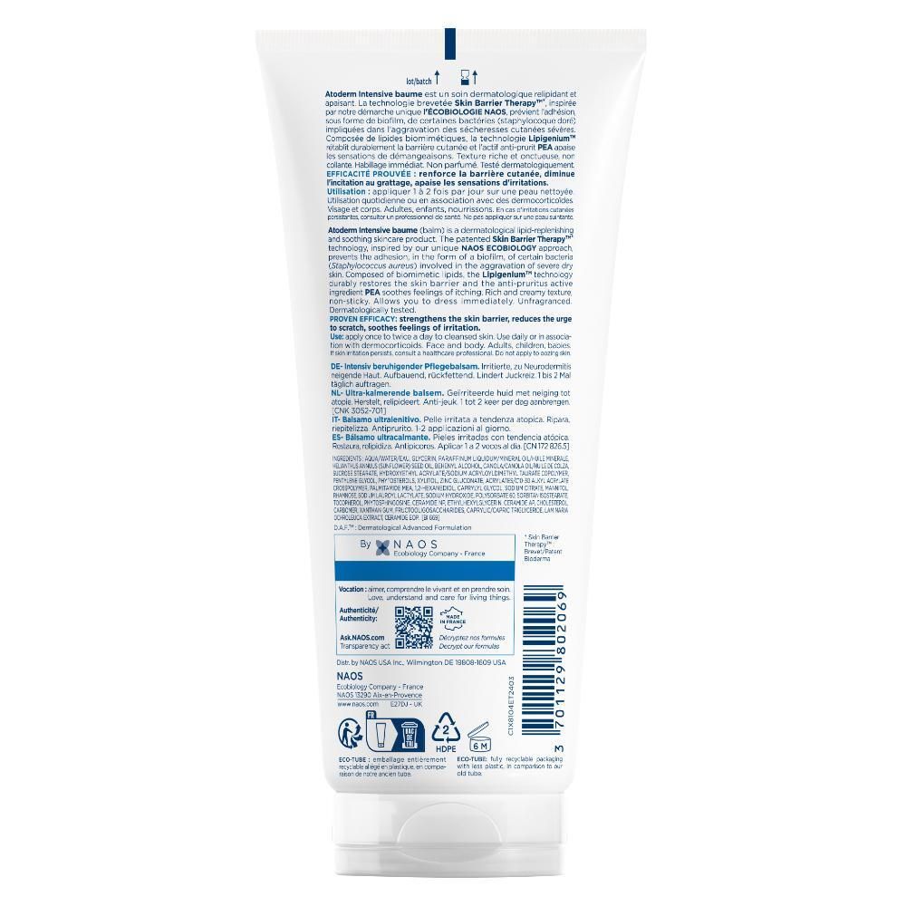 Achterkant van een witte tube. Tekst in meerdere talen. QR-code en logo's. Productnaam niet zichtbaar.