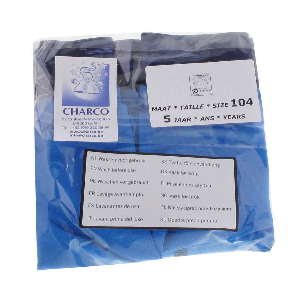 Verpakte blauwe onderbroek. Op de verpakking: Charco-logo, maat 104, 5 jaar. Wasvoorschriften in meerdere talen.