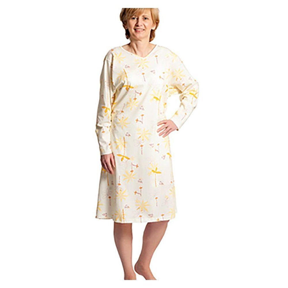 Chemise de patiente jaune à motifs floraux. Manches longues, col en V, longueur genou. Femme portant la chemise.