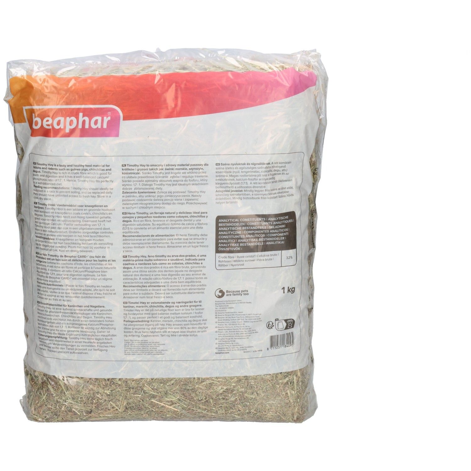 Beaphar Care+ Timothy foin. Emballage transparent avec foin. Texte multilingue. 1 kg.