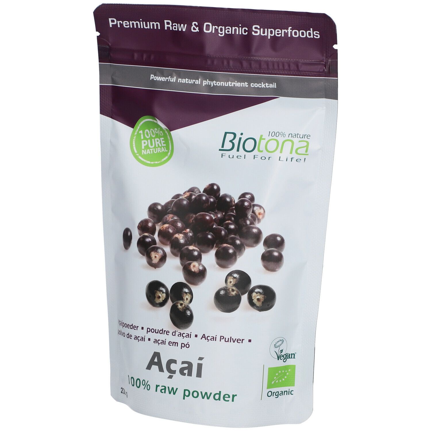 Zakje açai poeder. Opschriften: Biotona, Açai, 100% raw powder, bio label. Afbeelding van açai bessen.