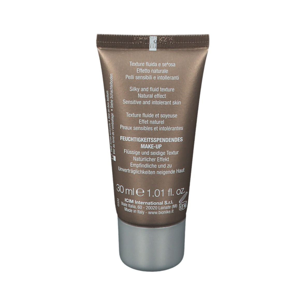 Achterkant van de foundation tube. Meertalige tekstinformatie. 30 ml. Merk BioNike. Getest op nikkel.