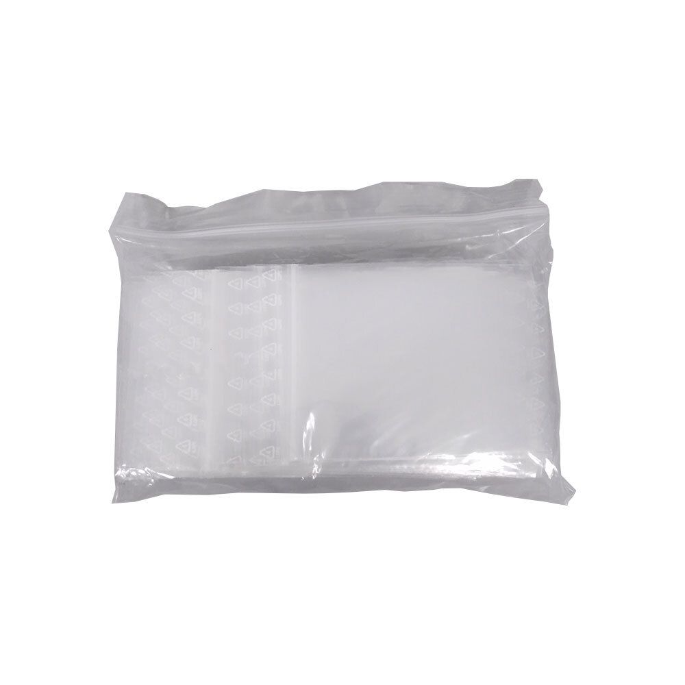 Sacs plastique transparents à fermeture zip empilés, emballés dans un sachet transparent.