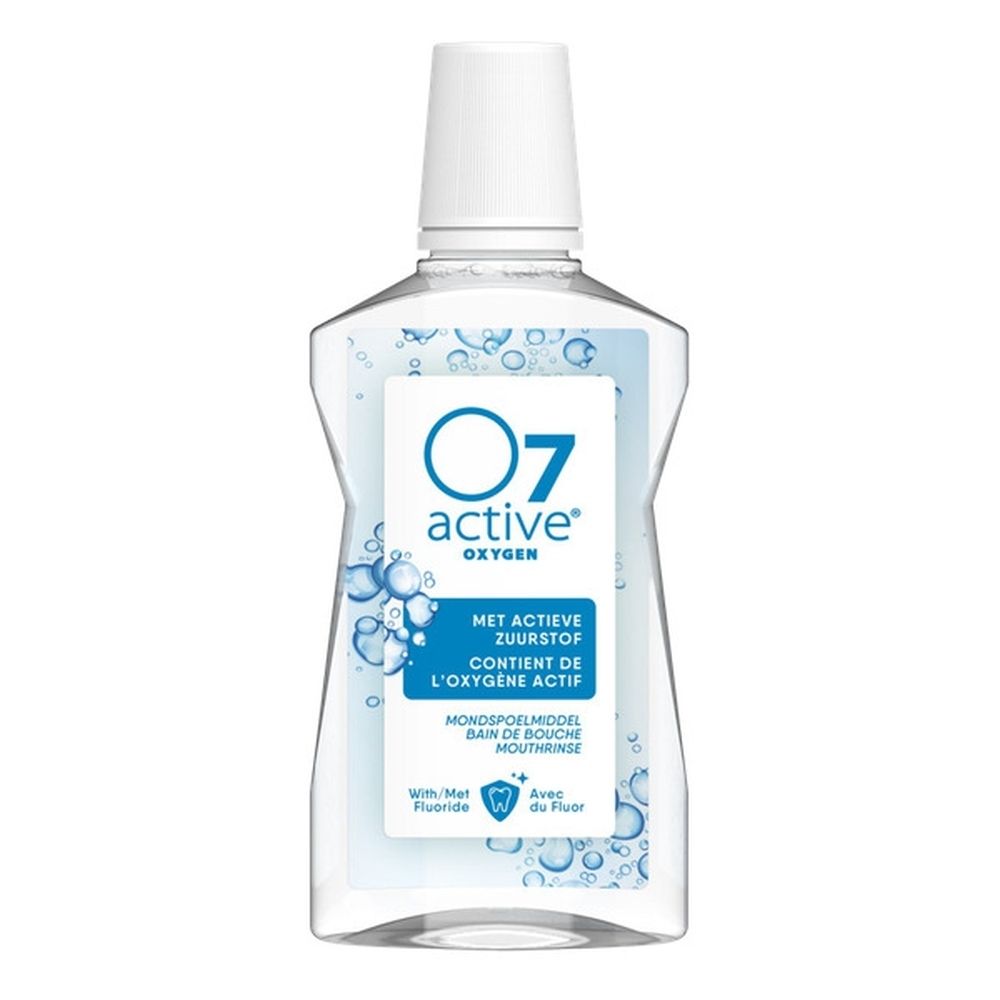 Bain de bouche O7 active Oxygen. Bouteille transparente avec bouchon blanc. Étiquette bleue avec nom et texte.