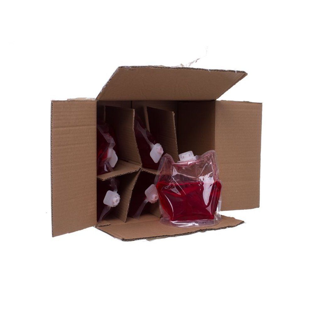 Boîte en carton ouverte contenant six poches. Chaque poche contient un liquide rouge et un bec verseur blanc. Emballage en carton.