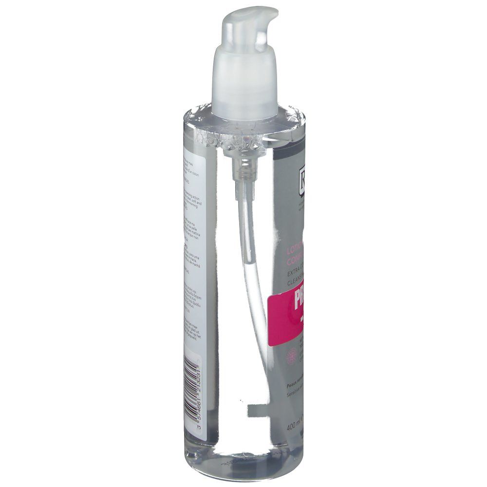 Transparante fles met pomp. Zijaanzicht met tekst. Roze etiket met productinformatie.