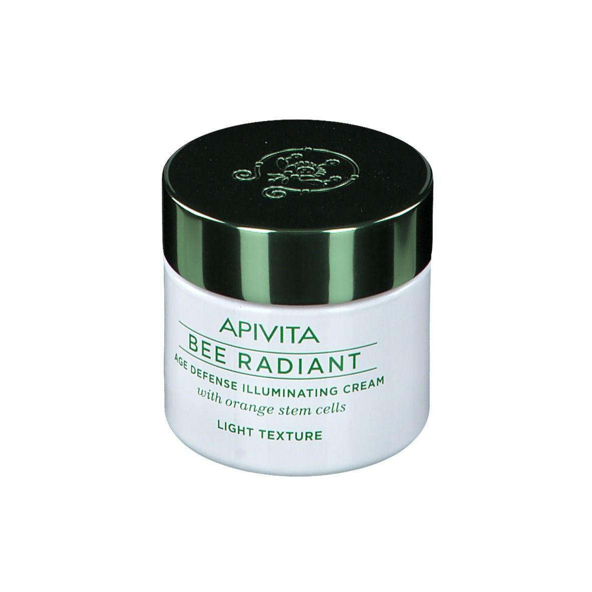 Witte crèmepot met groene deksel. Opschrift: Apivita Bee Radiant Age Defense Illuminating Cream, Light Texture.