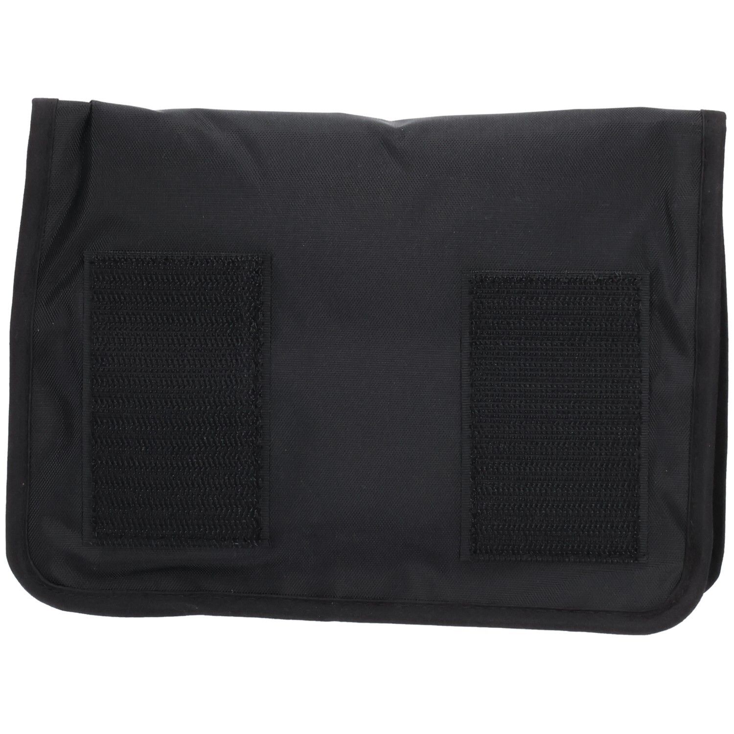 Zwart rechthoekig product met twee rechthoekige klittenbandsluitingen. Het product is van stof.