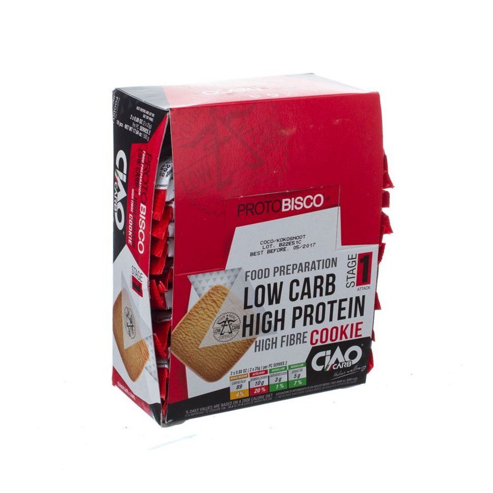 Open verpakking van ProtoBisco koekjes. Rode en zwarte doos met productinformatie en logo. Enkele koekjes zichtbaar.