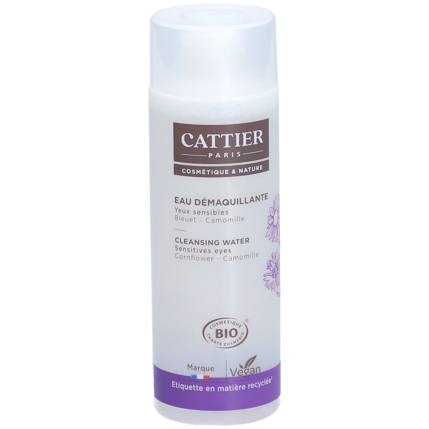 Witte, transparante fles met witte dop. Opschrift: Cattier Paris, Eau Démaquillante, bio-label, Vegan-logo.