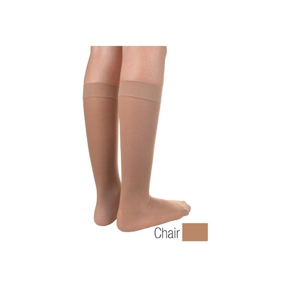 Benen met Botalux 70 Short Sock AD Chair M5. Huidkleurige kniekousen. Productnaam en kleur Chair.