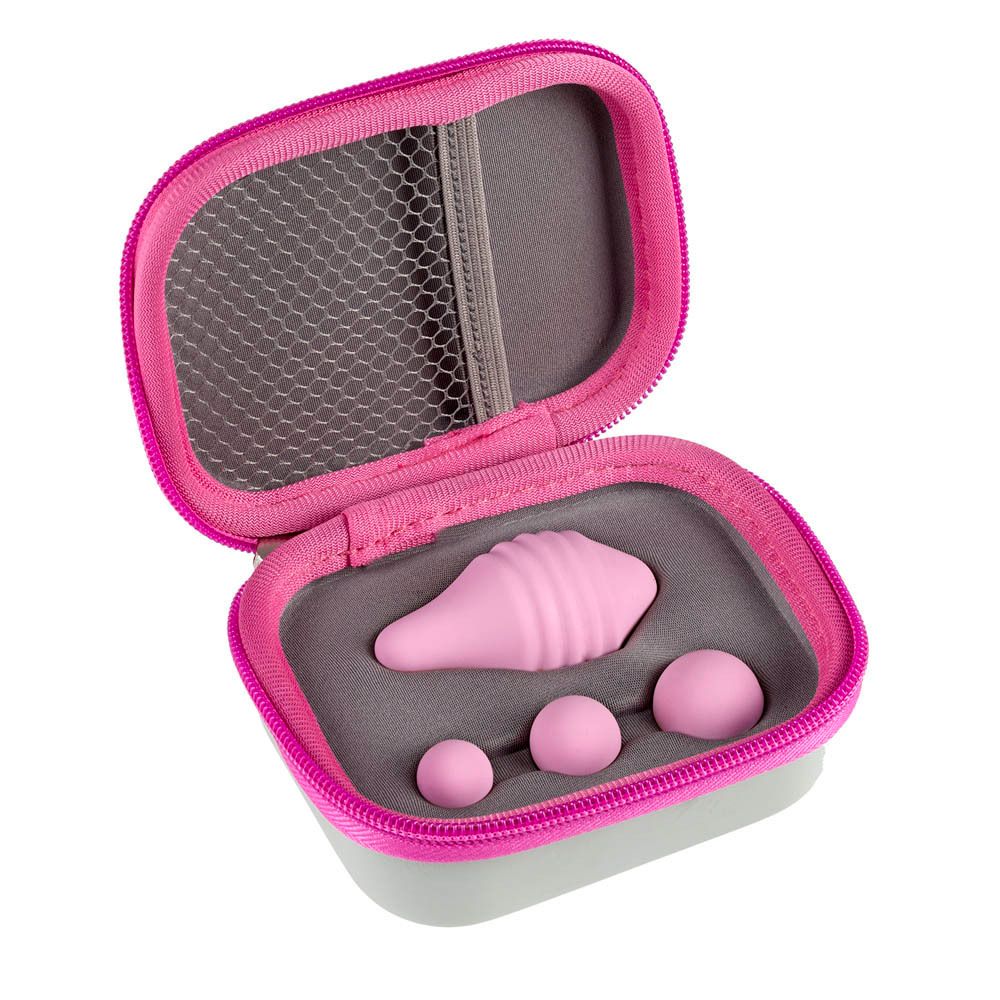Femintimate Pelvix etui open. Grijs met roze voering. Product en ballen afgebeeld.