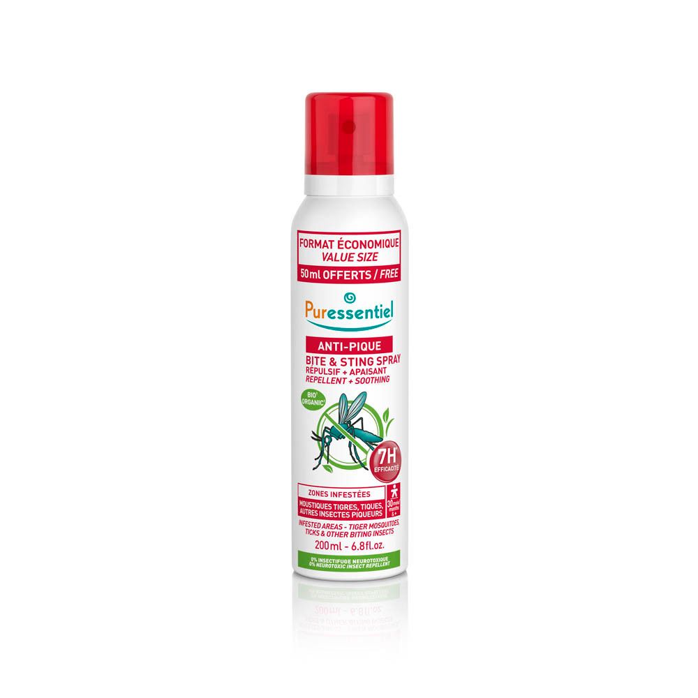 Wit spray met rode dop. Opschrift: Puressentiel Anti-Pique. Bevat 200ml. Groene en rode accenten. 7H bescherming.