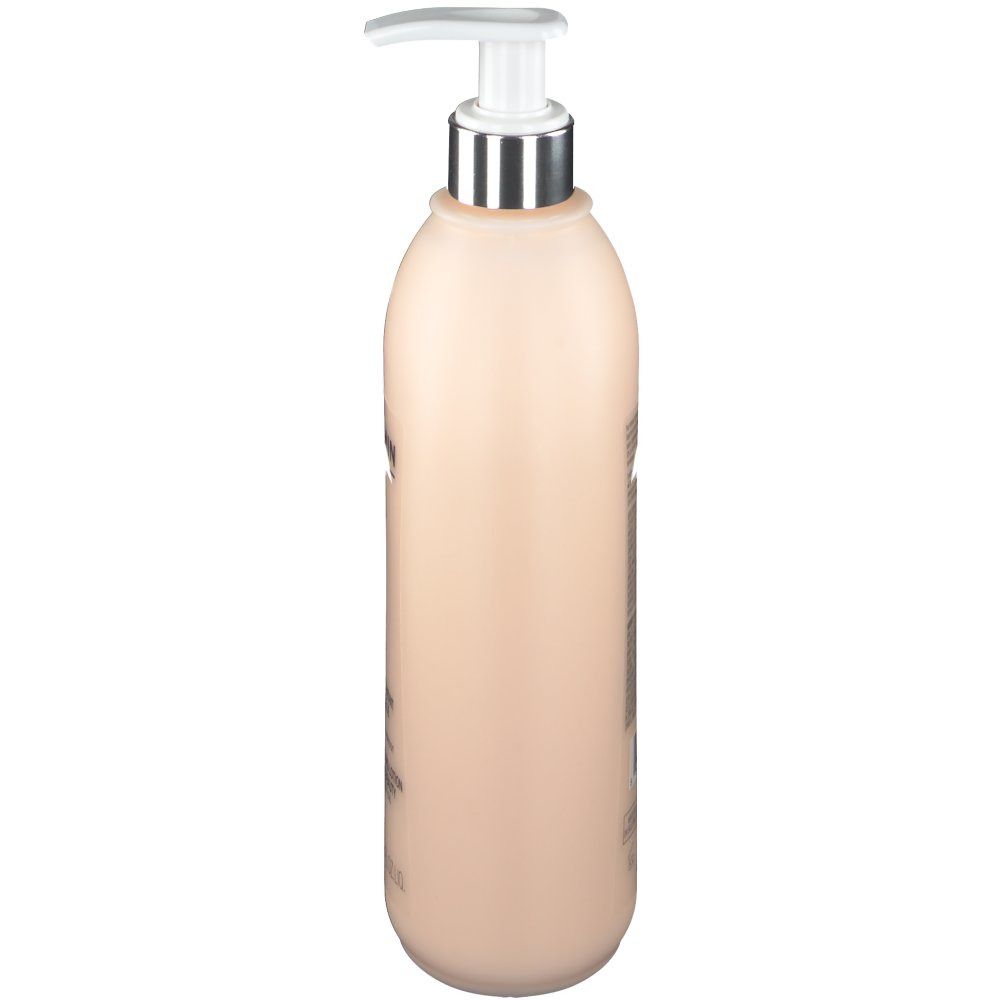 Beige fles met pomp, zijaanzicht. Zilveren pompkop.