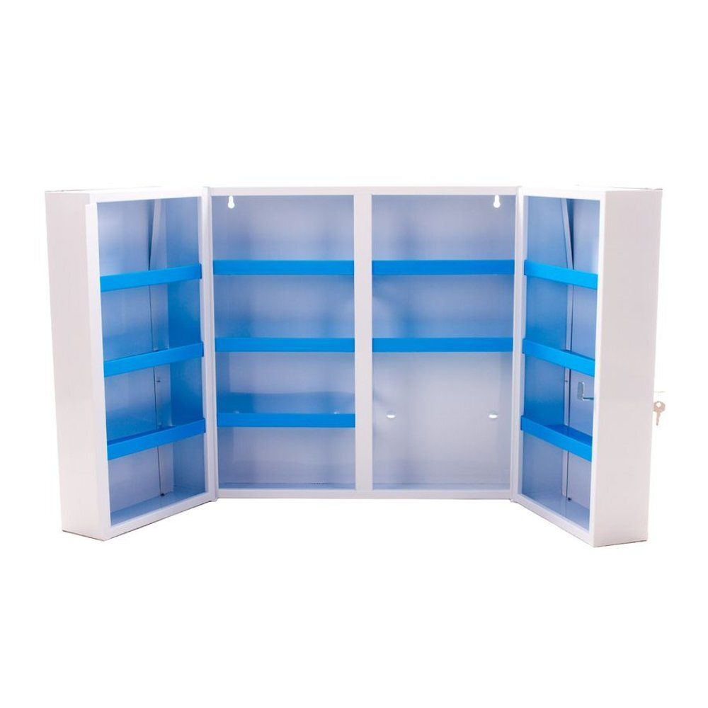 Witte medicijnkast met open deuren. Blauwe planken. Binnenaanzicht.