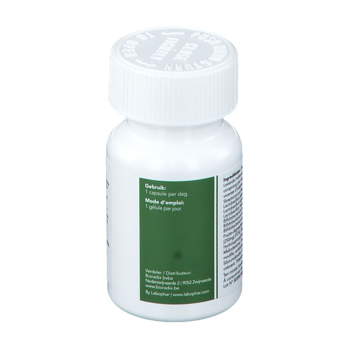 Witte fles met schroefdop. Groen etiket met tekst. Bevat gebruiksinformatie: 1 capsule per dag.