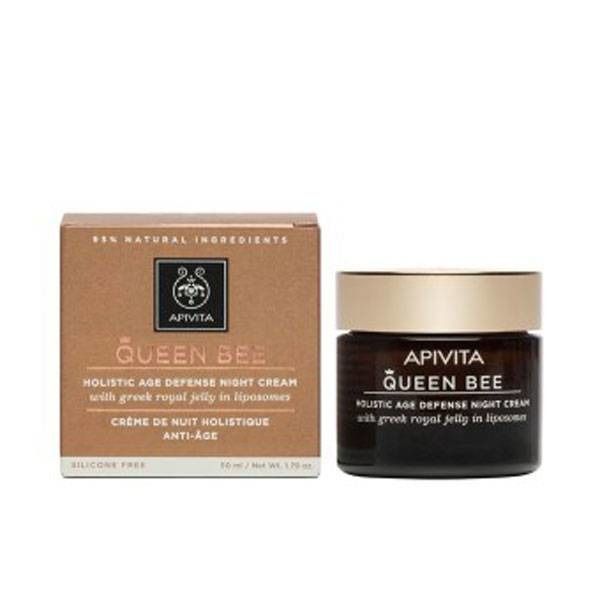 Bruine doos en pot. Opschrift: Apivita Queen Bee, Crème de Nuit Holistique Anti-Âge. 95% natuurlijke ingrediënten.