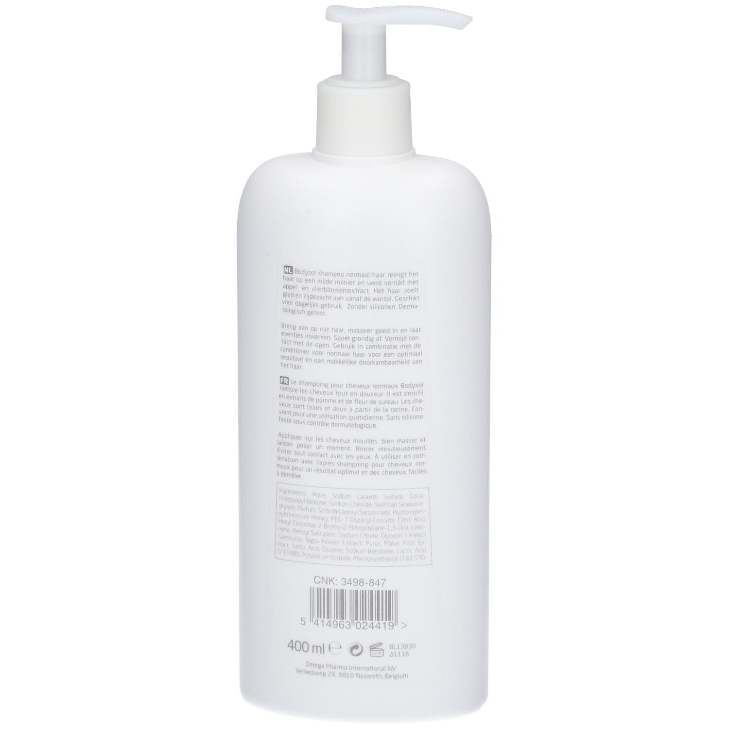 Achterkant van de shampoo fles. Tekst in meerdere talen. Ingrediënten en fabrikant informatie.