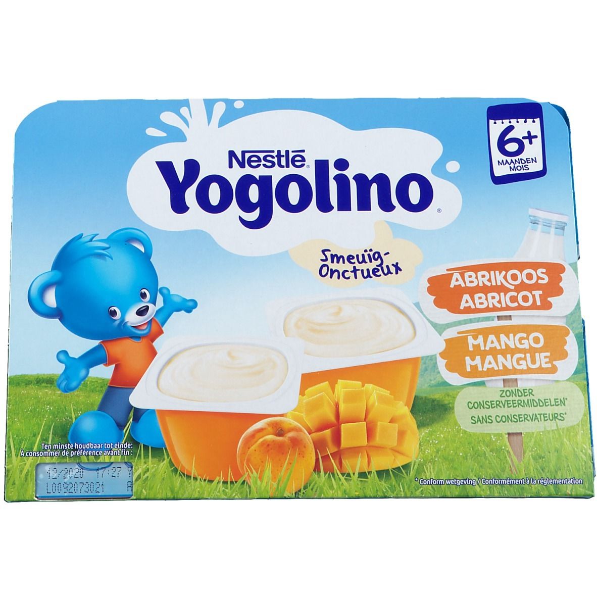 Verpakking Nestlé Yogolino abrikoos-mango. Blauwe doos met beer, 2 yoghurtbekers, fruit. Logo 6+ maanden.