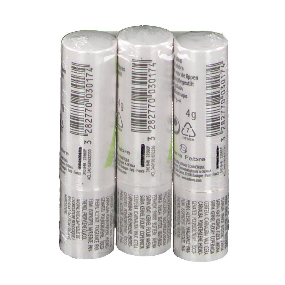 Trois sticks à lèvres emballés. Inscriptions avec informations produit et code-barres.