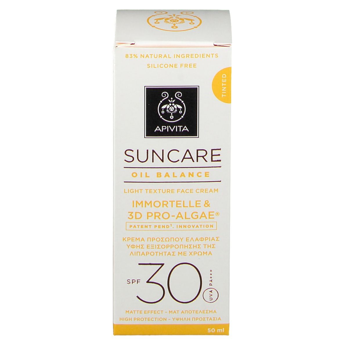 Witte verpakking. Opschrift: Apivita Suncare Oil Balance, SPF30. Getinte textuur. 83% natuurlijke ingrediënten. Siliconenvrij.