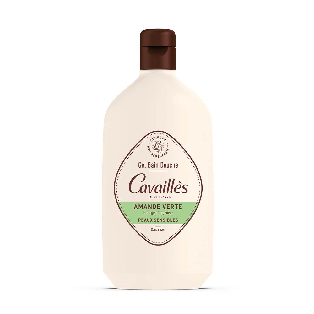 Beige fles met bruine pomp. Opschrift: Cavaillès, Groene Amandel, voor gevoelige huid. Zonder zeep.