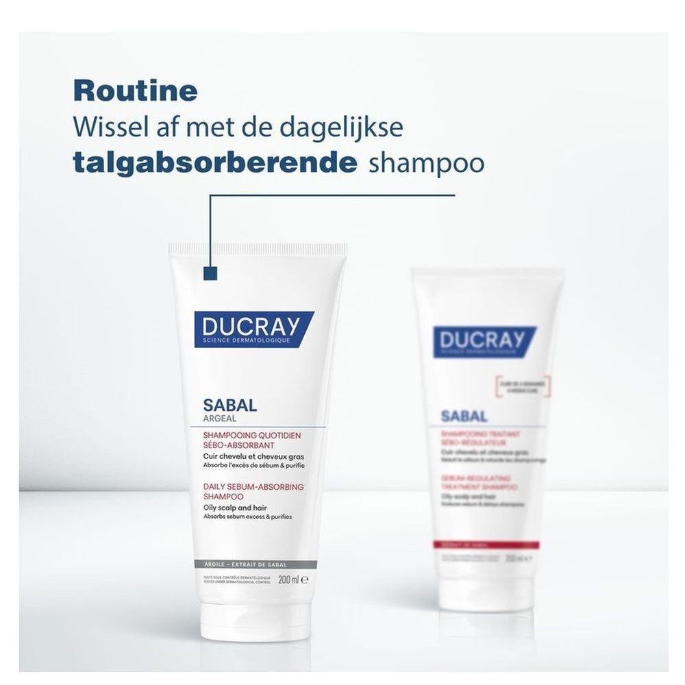 Twee producten. Tekst: Wissel af met de dagelijkse talgabsorberende shampoo.