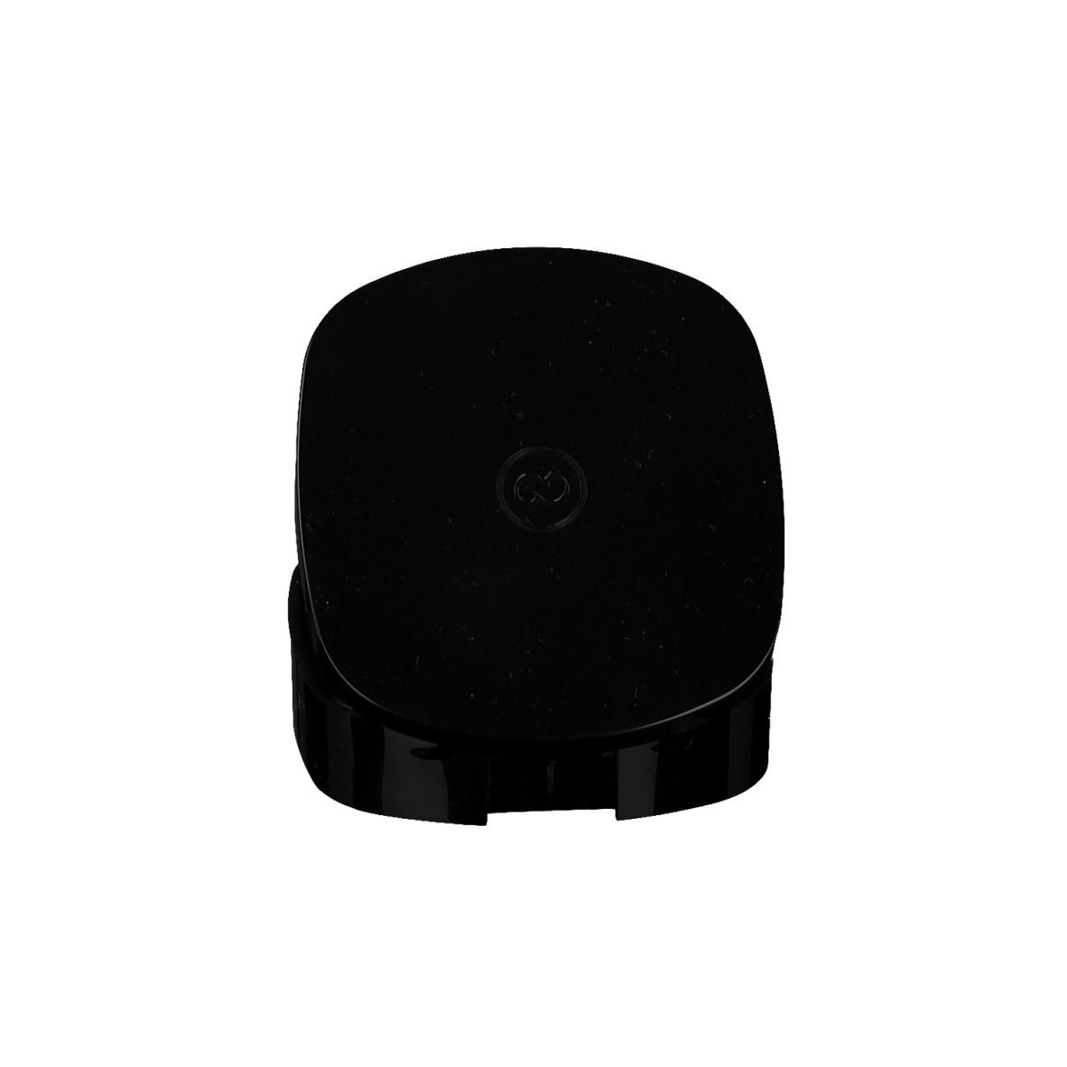 Boîtier de maquillage compact noir fermé. Forme carrée avec coins arrondis.