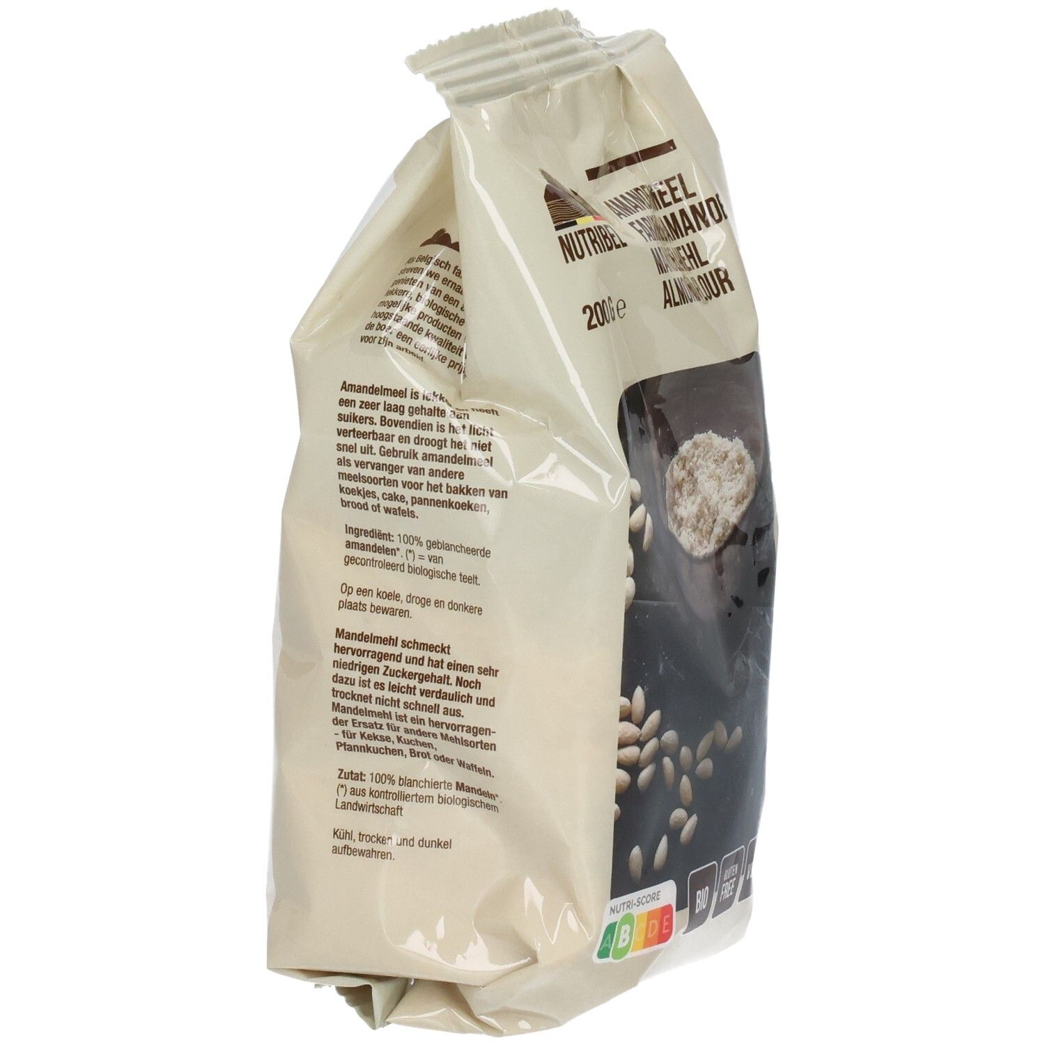 Dos du sachet de farine d'amande. Texte en français. Visible: informations sur les ingrédients et les valeurs nutritionnelles.