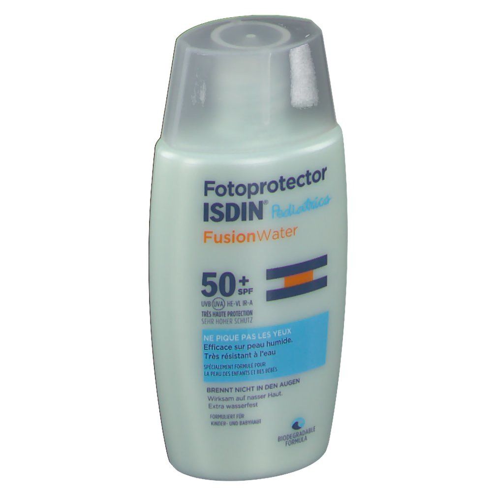 Flacon vert clair avec bouchon blanc. Inscription : ISDIN Fotoprotector FusionWater SPF50+. Texte bleu et orange.