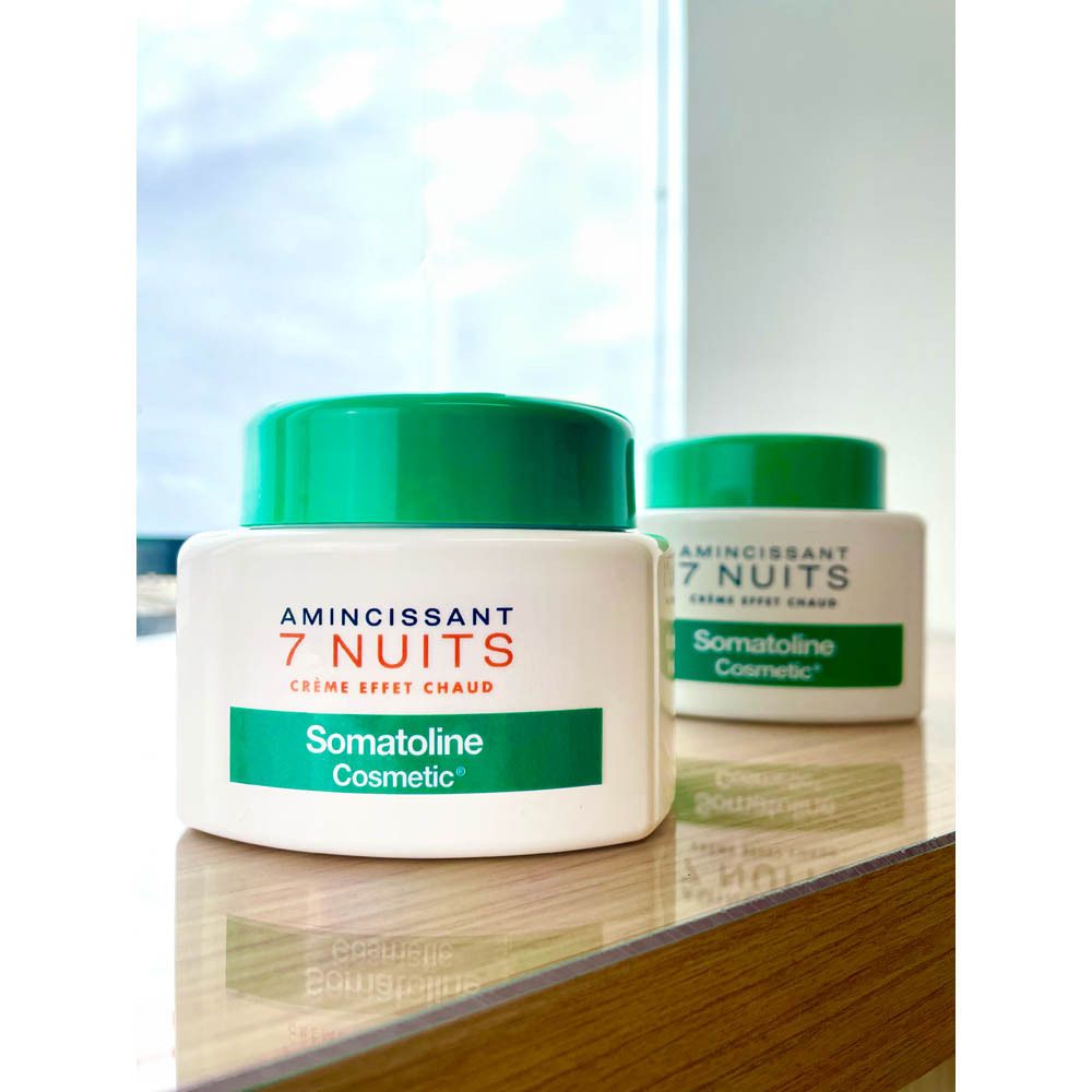 Deux pots blancs, couvercles verts. Inscription: Amincissant 7 nuits. Marque: Somatoline Cosmetic.