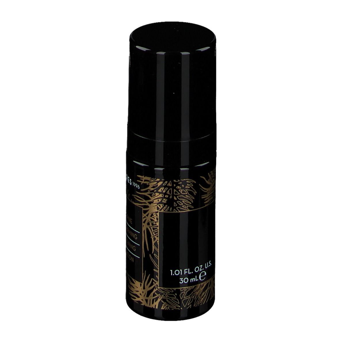 Fond de teint Korres Black Pine. Flacon noir avec bouchon noir. Étiquette dorée. Texte: 1.01 FL. OZ. US 30 mL.