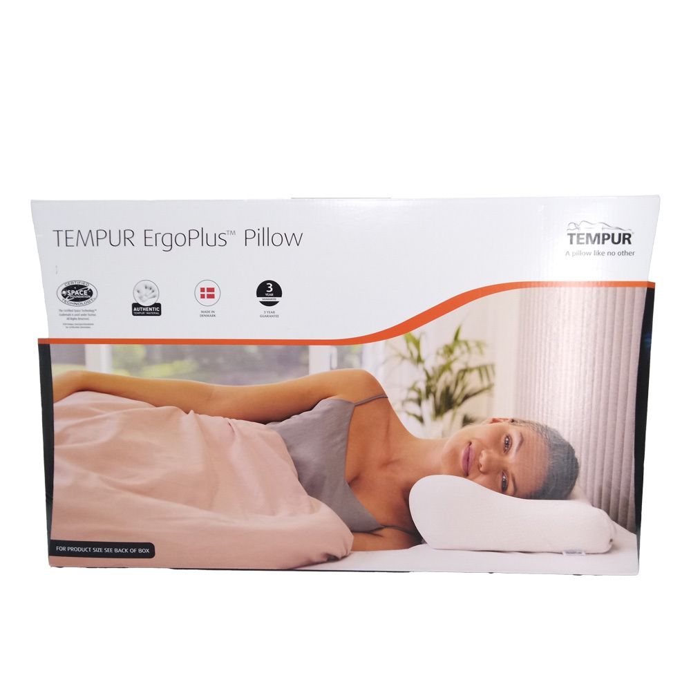 Verpakking met kussen. Opschrift: TEMPUR ErgoPlus Pillow. Vrouw ligt op een kussen.
