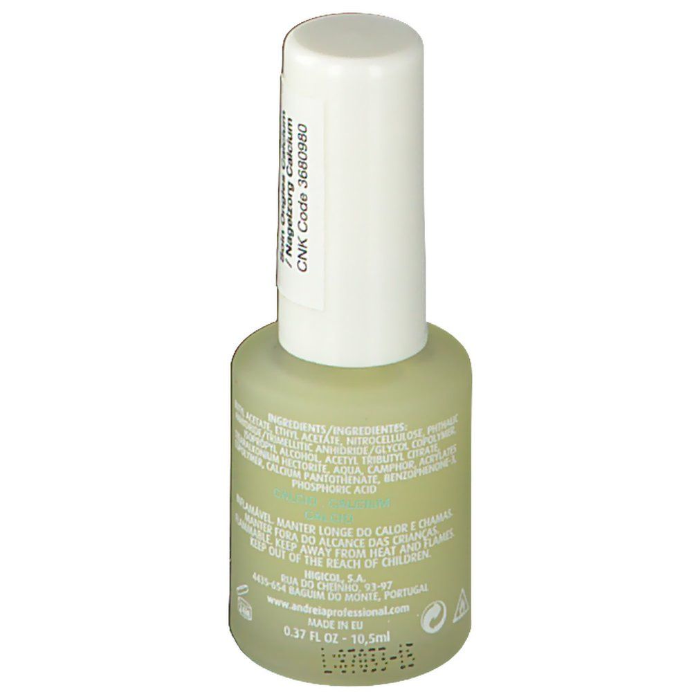 Flacon vert avec bouchon blanc. Étiquette avec ingrédients et avertissements.