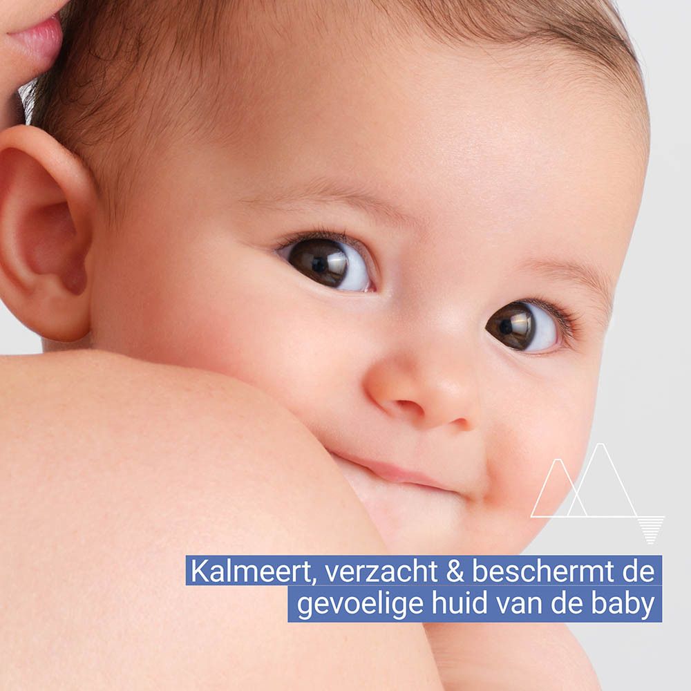 Tekst op blauwe achtergrond. Uriage Eau Thermale, Edelweiss Bio.
