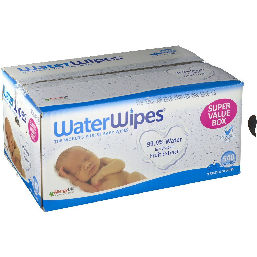 Kartonnen doos met WaterWipes. Opschrift: 99,9% water & fruitextract. Super Value Box. 540 doekjes.