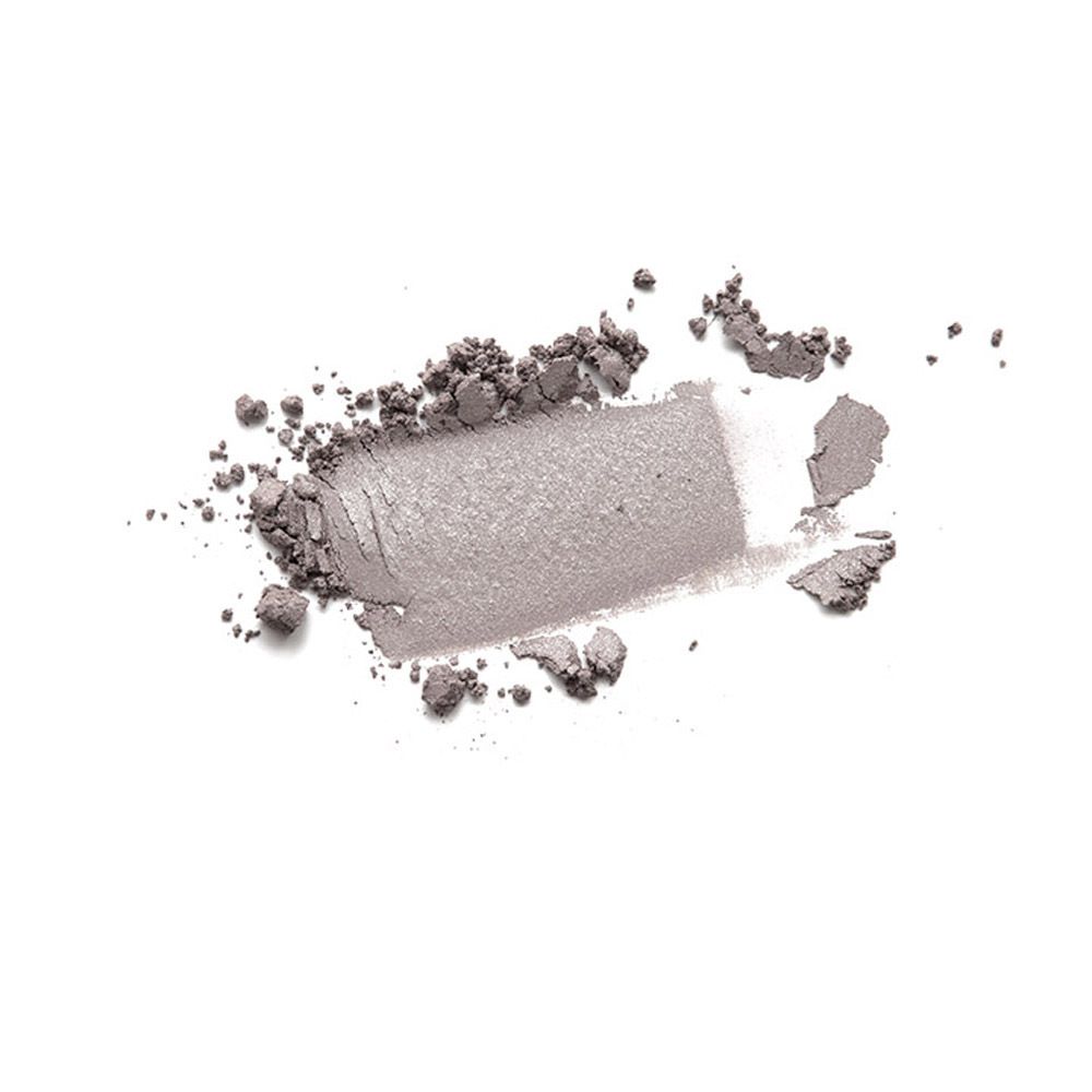 Veeg van minerale oogschaduw Greige. Grijze kleur, op witte achtergrond.