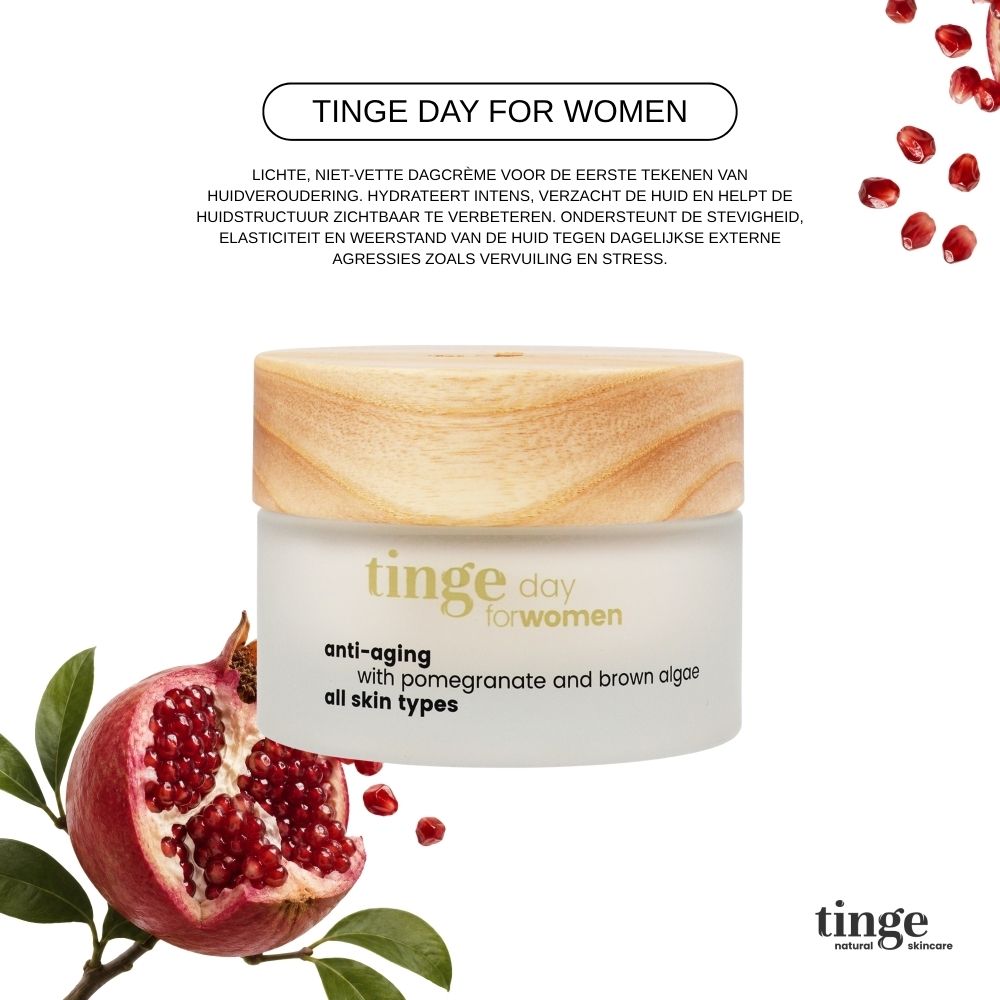 Tinge dagcrème voor vrouwen. Glazen pot met houten deksel. Opschrift: Anti-aging, granaatappel en bruine algen, alle huidtypes.