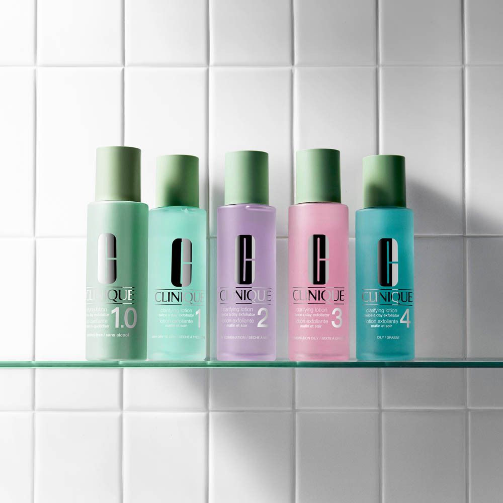 Flacon Clinique Clarifying Lotion 2, vue de face avec étiquette et logo.