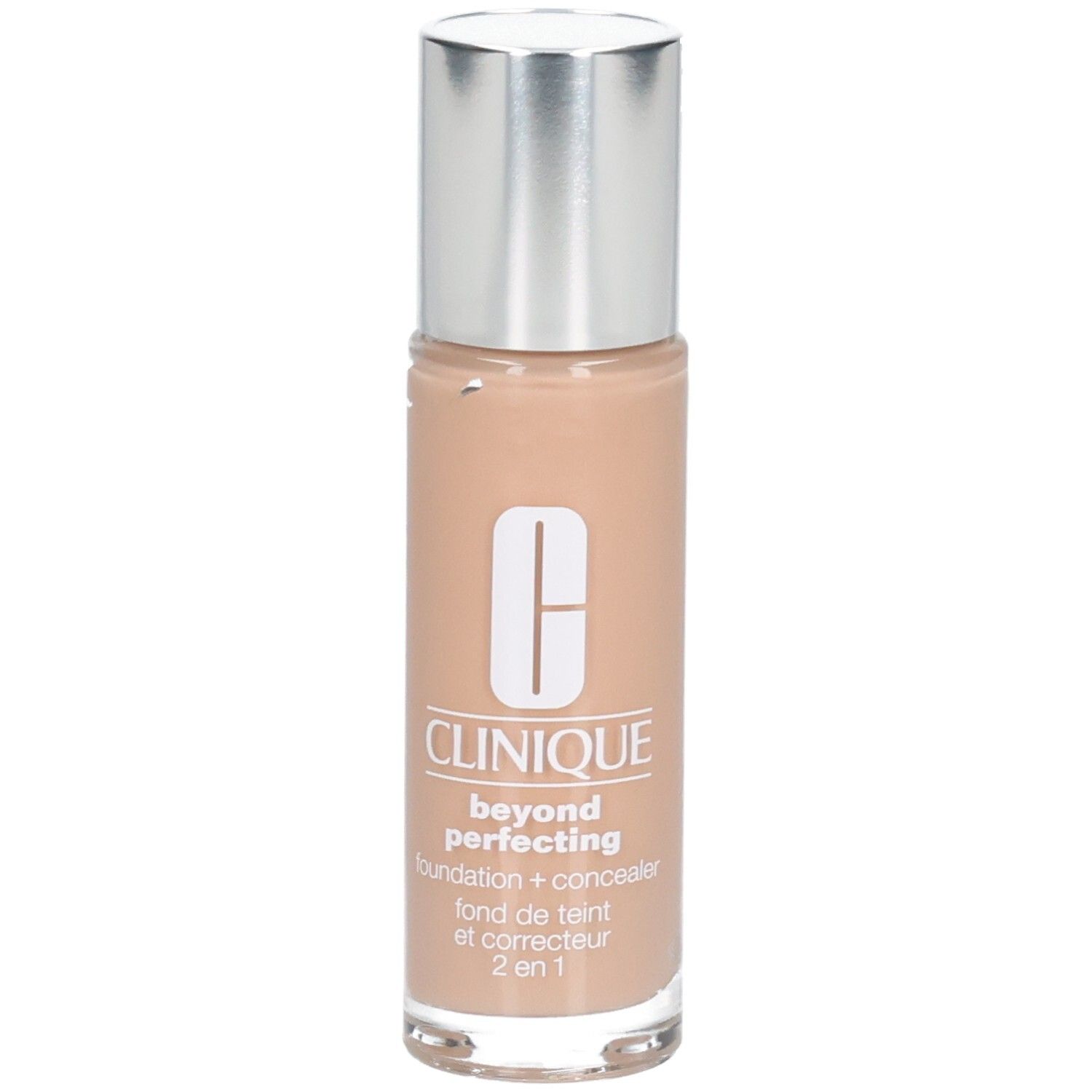 Beige foundationflesje met zilveren dop. Opschrift: Clinique, beyond perfecting, foundation + concealer, 2 in 1.