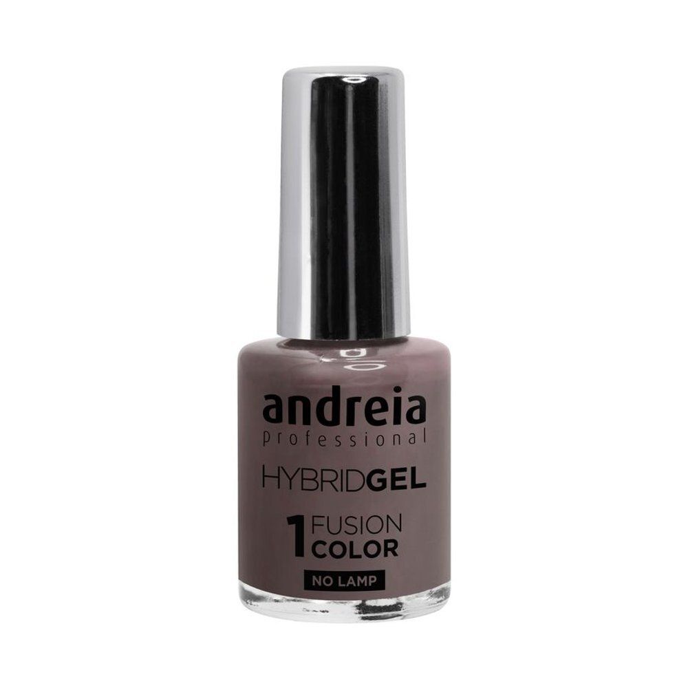 Nagellakfles met grijs-bruine inhoud. Zilveren dop. Opschrift: Andreia, Hybridgel, 1 Fusion Color, No Lamp.
