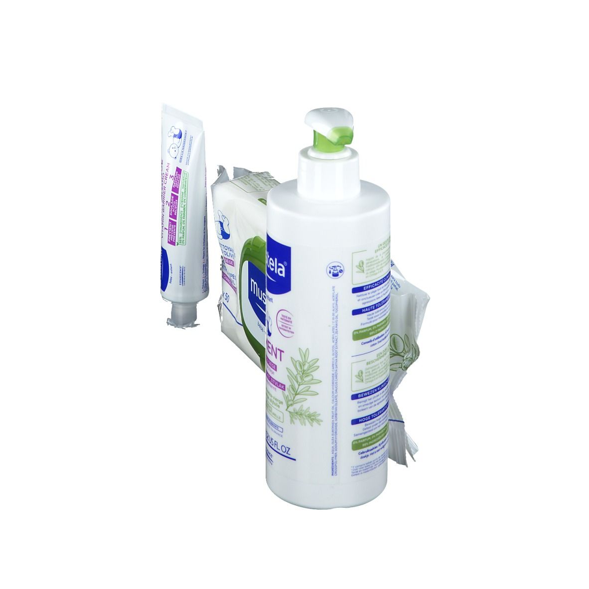 Wit flesje met pomp, pakje vochtige doekjes en tube. Opschrift: Mustela. Groen-witte verpakking.