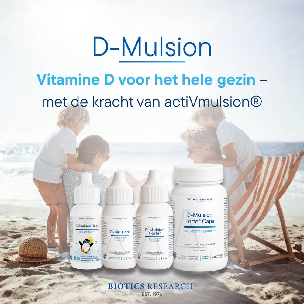 Familie op strand met D-Mulsion producten, 'Vitamine D voor het hele gezin'.