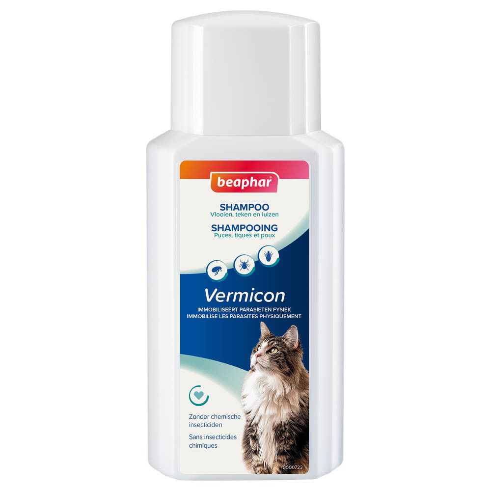 Witte fles Beaphar Shampoo voor katten. Productnaam, kat en logo.