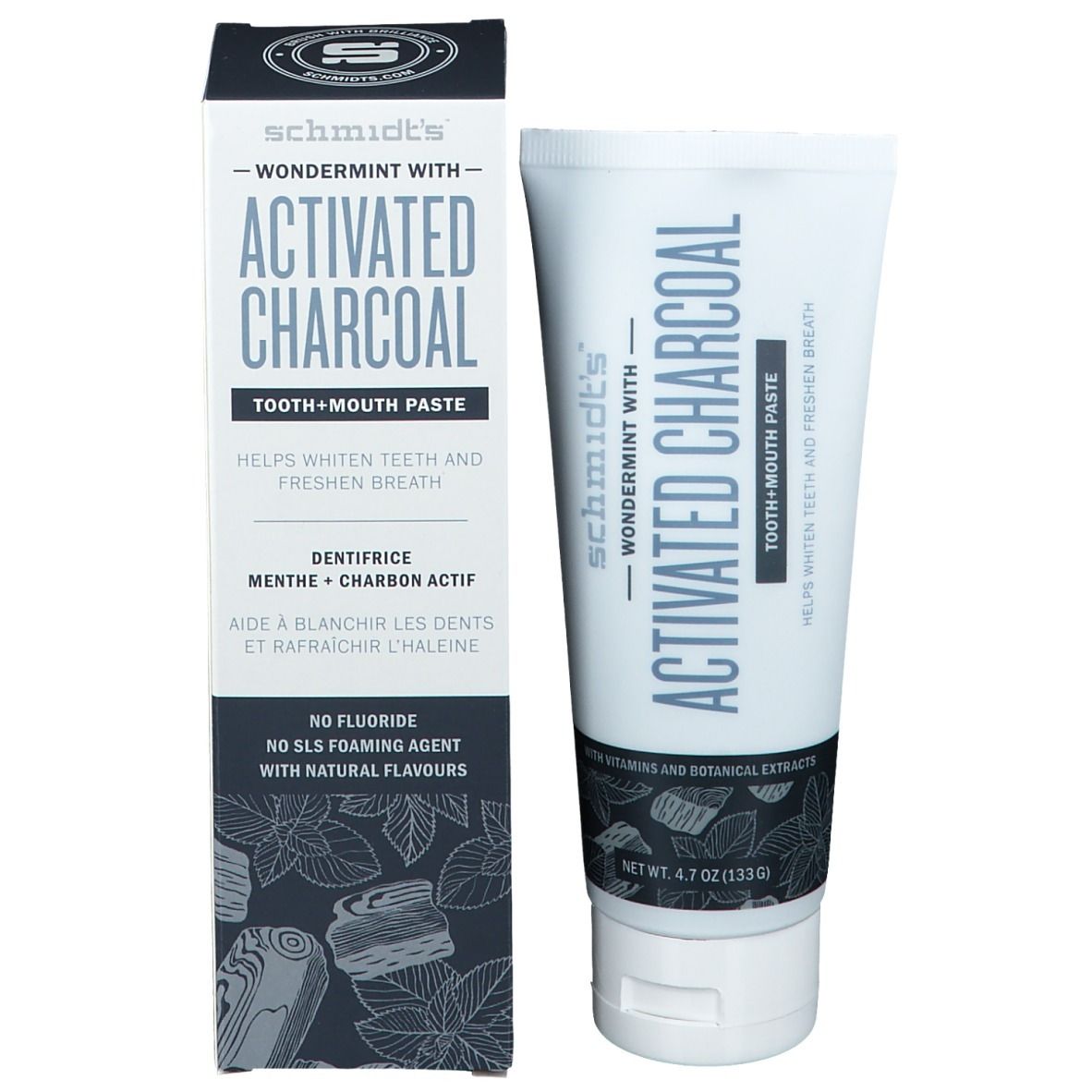 Tandpasta en verpakking. Opschrift: Activated Charcoal, helpt tanden witter te maken en adem te verfrissen. Zonder fluoride.