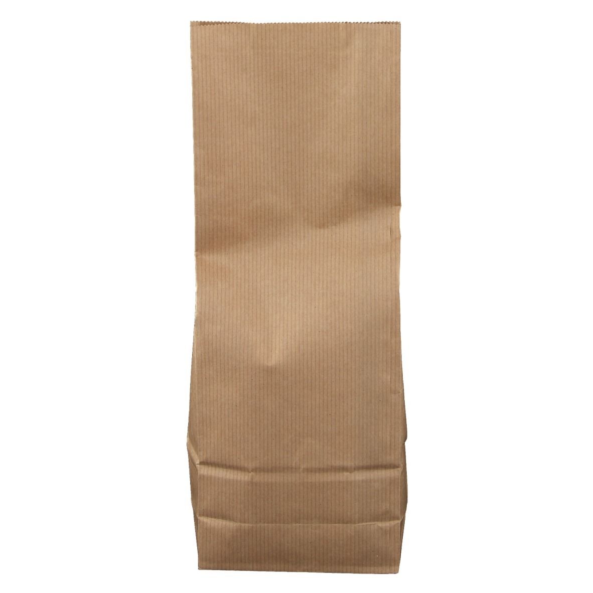 Bruine, geribbelde papieren zak, leeg. Verticale strepen. Boven- en onderkant gevouwen.