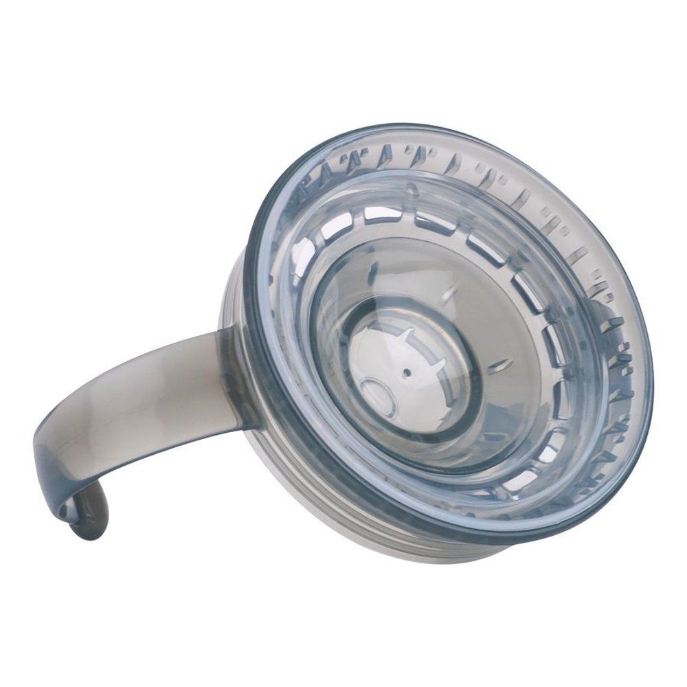 Couvercle de gobelet gris avec anse. Plastique transparent. Forme ronde avec surface rainurée. Anse latérale.