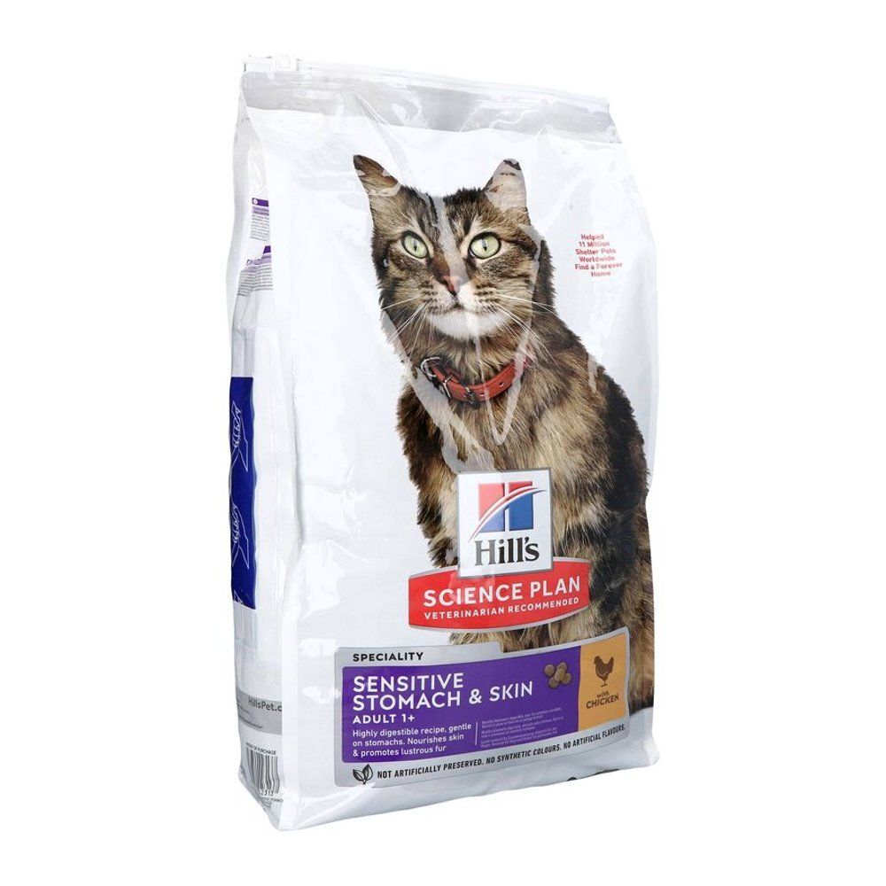 Sac de nourriture pour chats en biais. Chat, collier rouge. Texte: HILL'S SCIENCE PLAN, Adult 1+, Poulet.